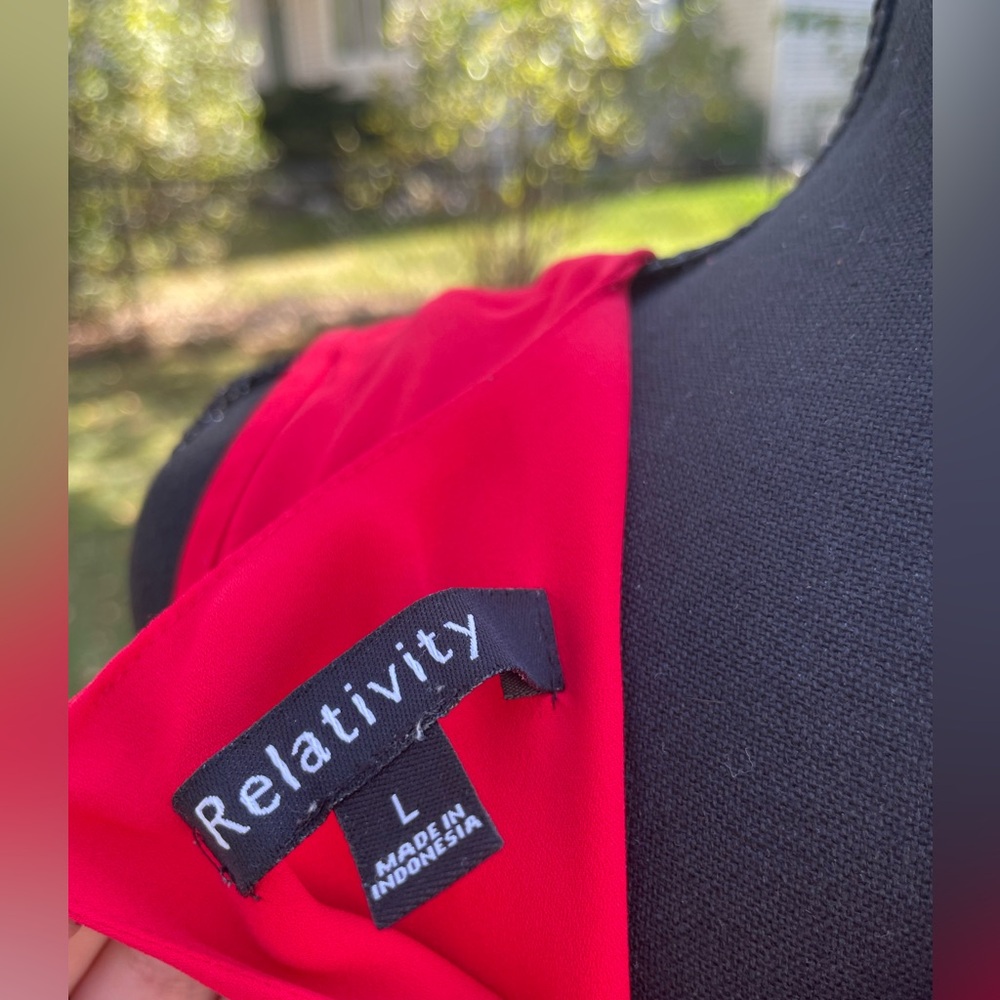 Red Relativity blouse - Picture 5 of 5